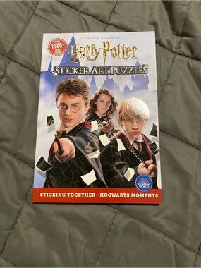 Warner Bros. Harry Potter Sticker Art Puzzles - White & Red Accents